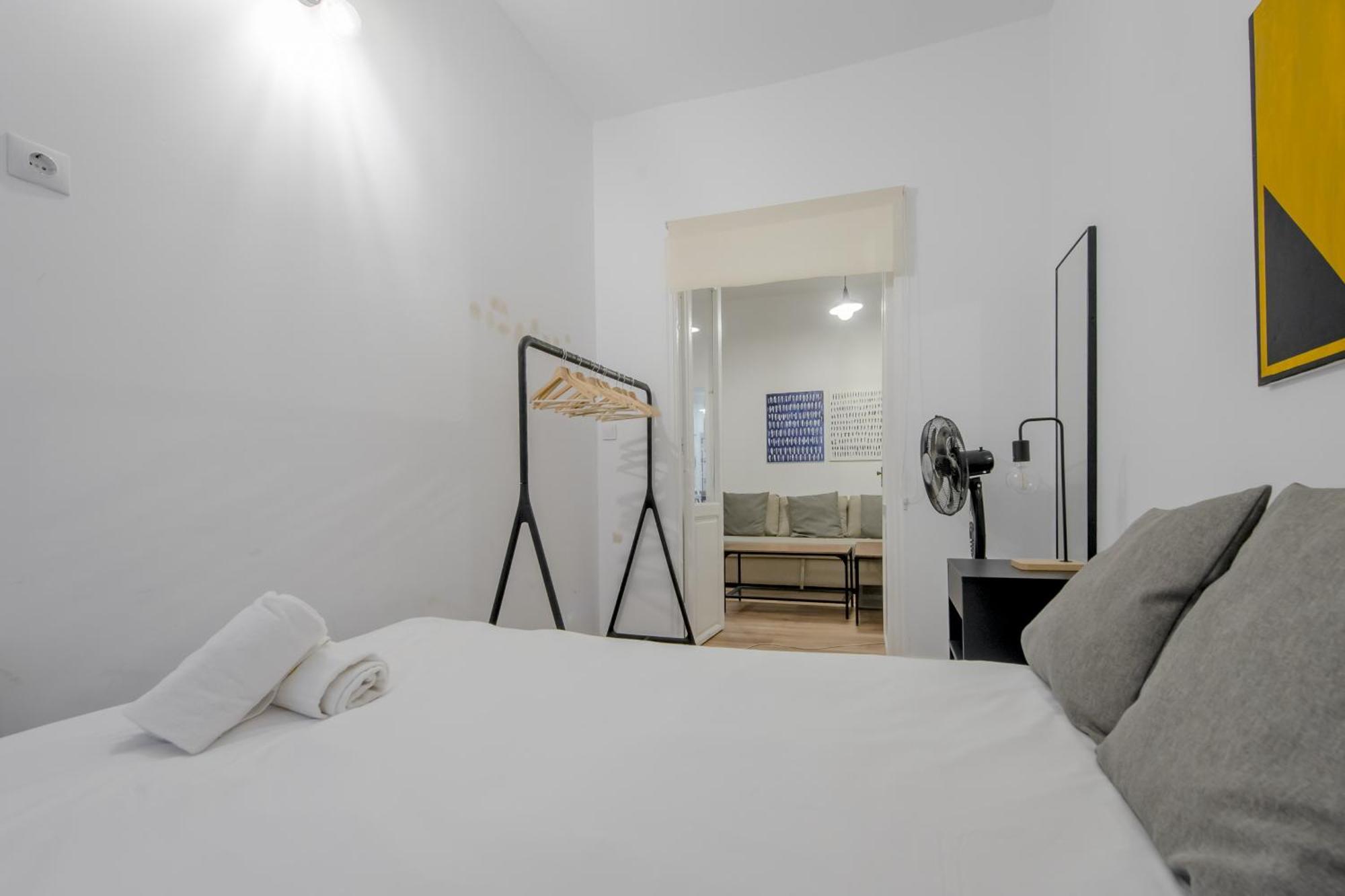 C-Cabeza Cool Apt Para 7 Al Lado De Tirso De Molina E1 Madrid Ngoại thất bức ảnh