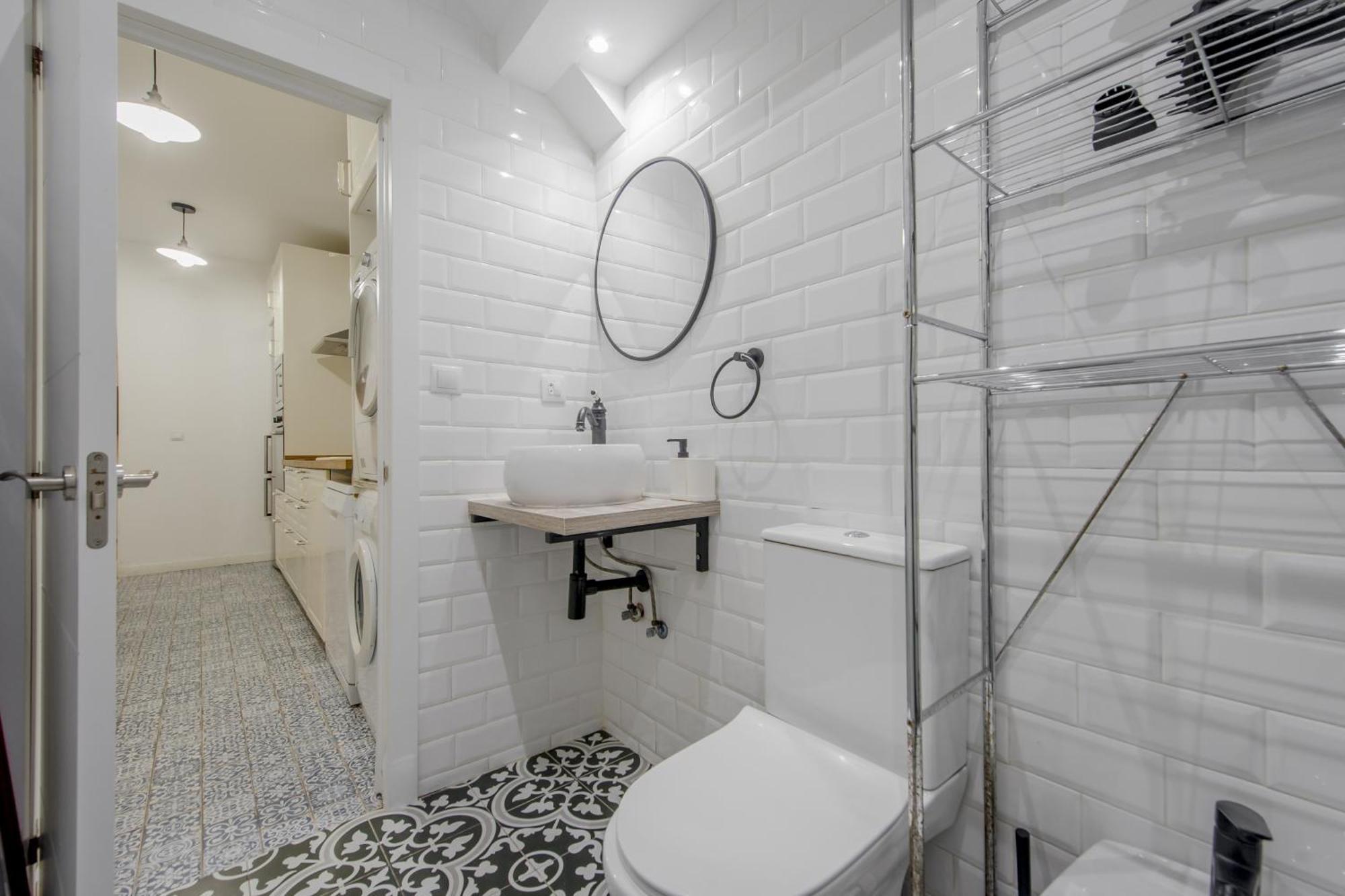 C-Cabeza Cool Apt Para 7 Al Lado De Tirso De Molina E1 Madrid Ngoại thất bức ảnh