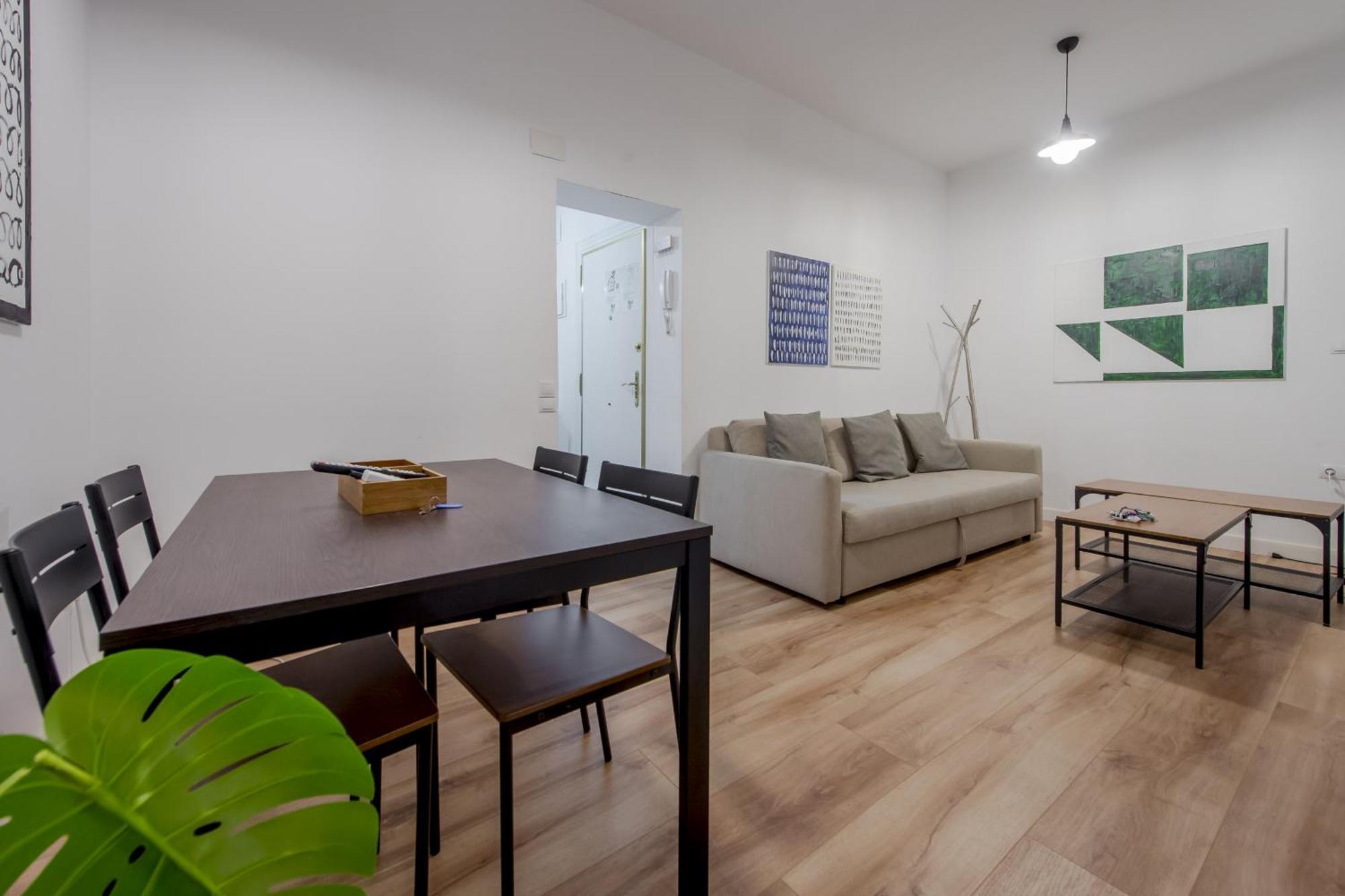 C-Cabeza Cool Apt Para 7 Al Lado De Tirso De Molina E1 Madrid Ngoại thất bức ảnh