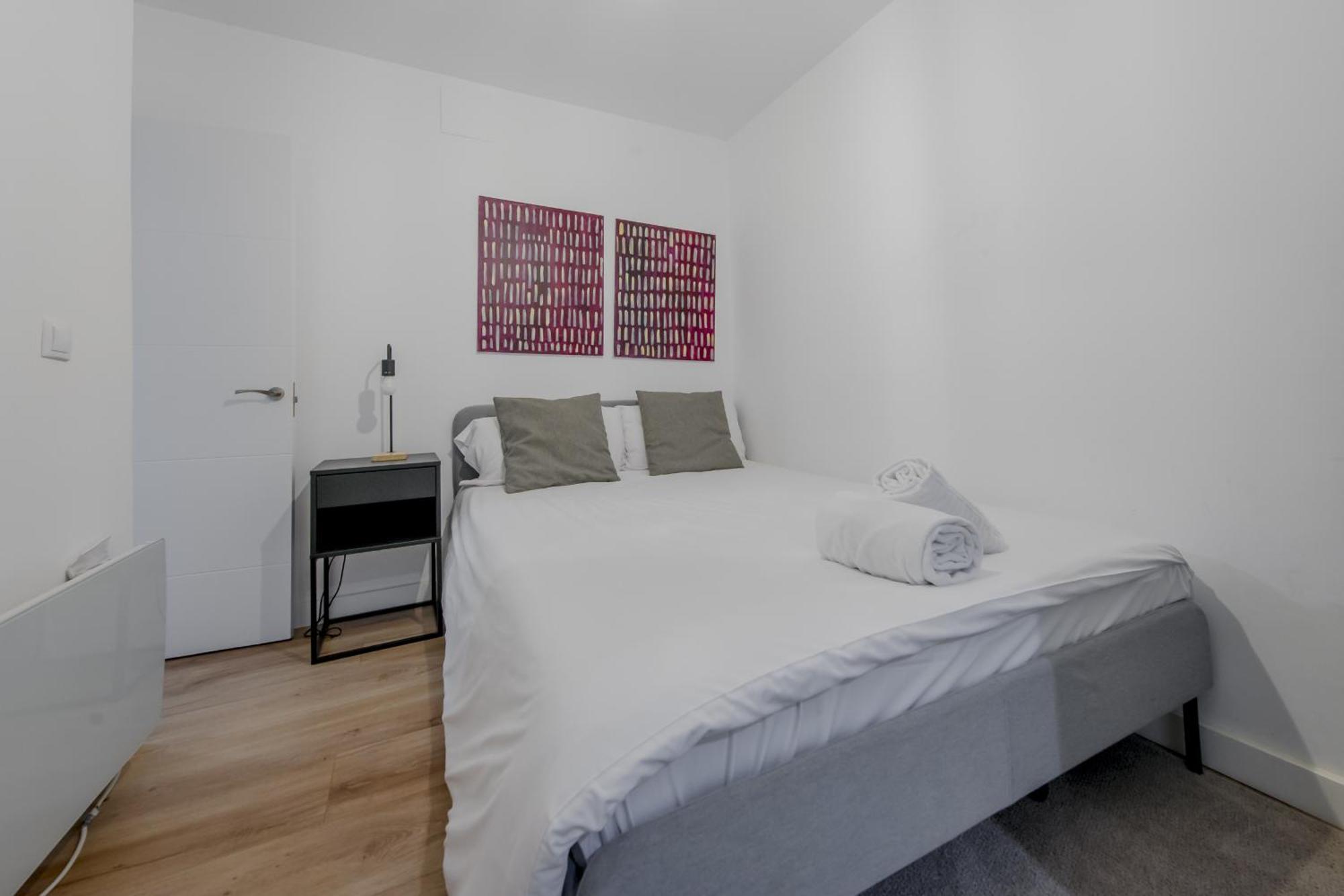 C-Cabeza Cool Apt Para 7 Al Lado De Tirso De Molina E1 Madrid Ngoại thất bức ảnh