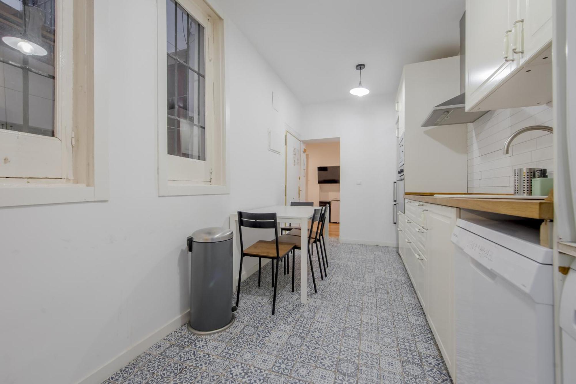 C-Cabeza Cool Apt Para 7 Al Lado De Tirso De Molina E1 Madrid Ngoại thất bức ảnh