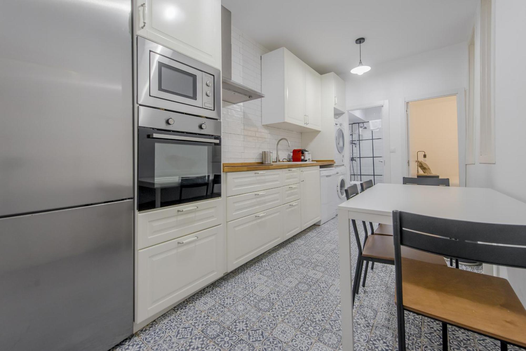 C-Cabeza Cool Apt Para 7 Al Lado De Tirso De Molina E1 Madrid Ngoại thất bức ảnh